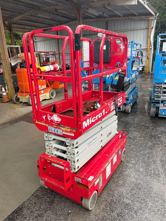 2018 MEC MICRO 19 Scissor Lift