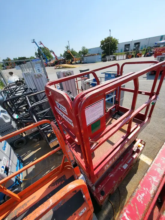 2018 MEC MICRO 19 Scissor Lift