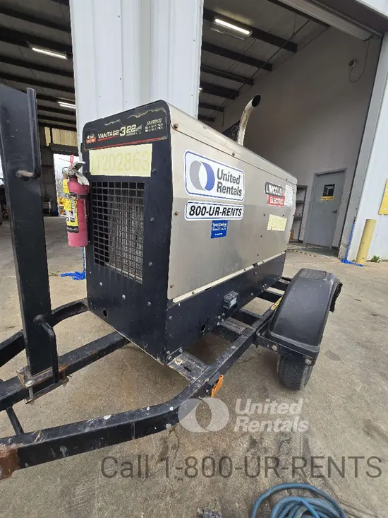 2021 Lincoln Electric VANTAGE 322 Welder