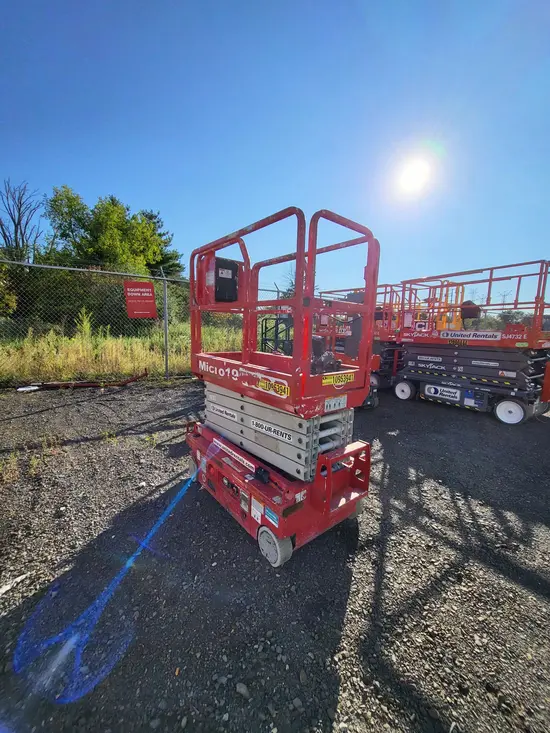 2019 MEC MICRO 19 Scissor Lift