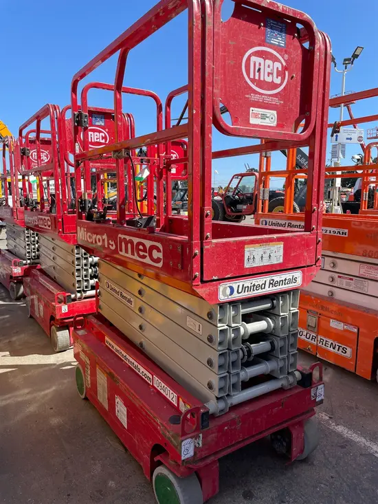 2019 MEC MICRO 19 Scissor Lift