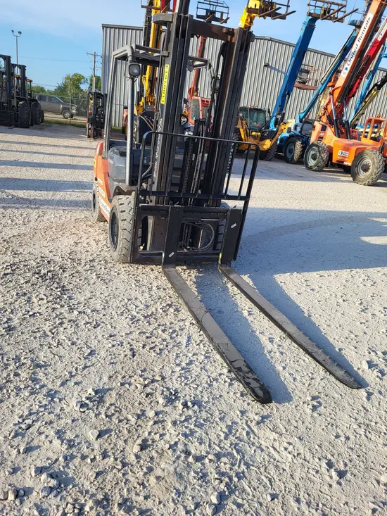 2019 Toyota 8FDU30 Warehouse Forklift
