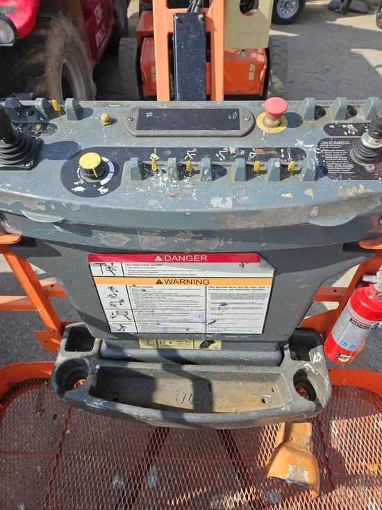 2015 JLG E450AJ Articulating Boom Lift