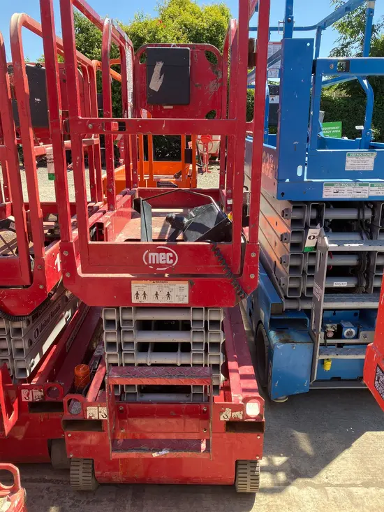 2018 MEC MICRO 19 Scissor Lift