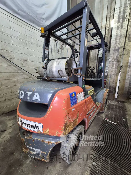 2019 Toyota 8FGU25 Warehouse Forklift
