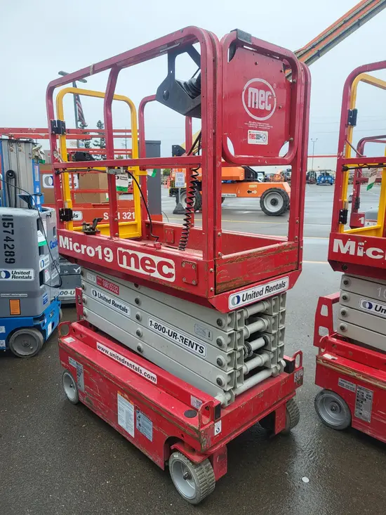 2018 MEC MICRO 19 Scissor Lift