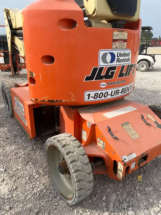 2016 JLG E400AJPN Articulating Boom Lift