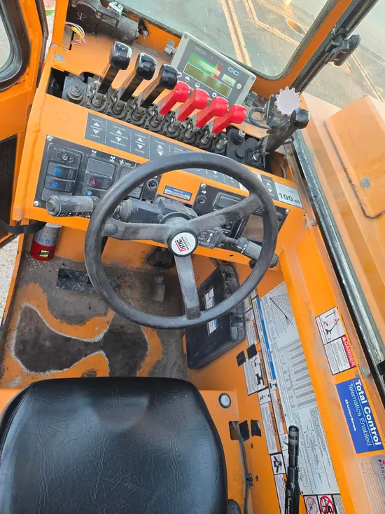 2022 Broderson IC-200-3J