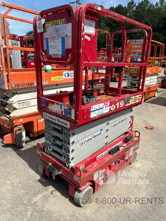 2019 MEC MICRO 19 Scissor Lift
