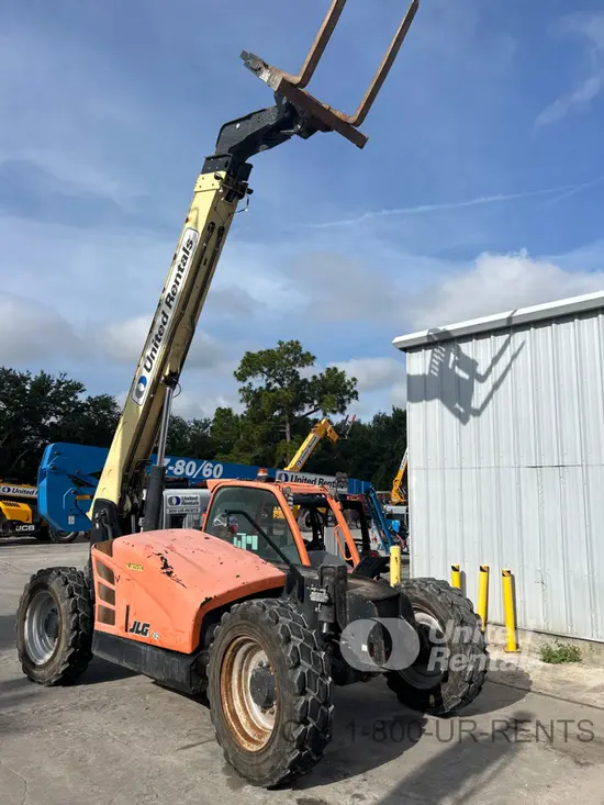 2018 JLG 742 Forklift