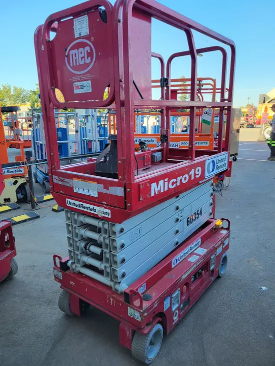 2018 MEC MICRO 19 Scissor Lift