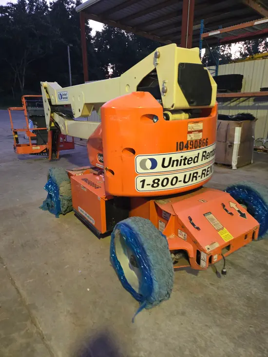 2016 JLG E450AJ Articulating Boom Lift