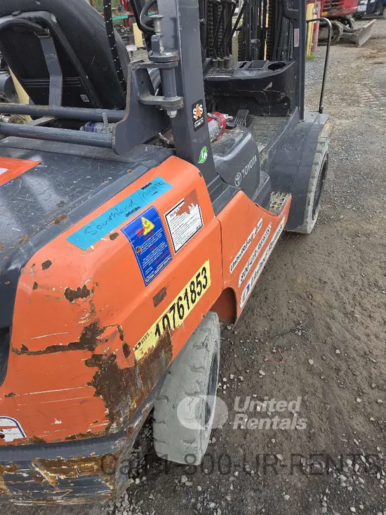 2018 Toyota 8FGU30 Warehouse Forklift