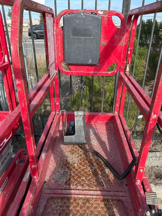 2018 MEC 1330SE Scissor Lift