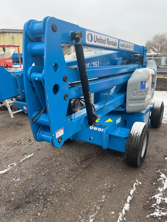 2016 Genie Z-45/25J DC Articulating Boom Lift