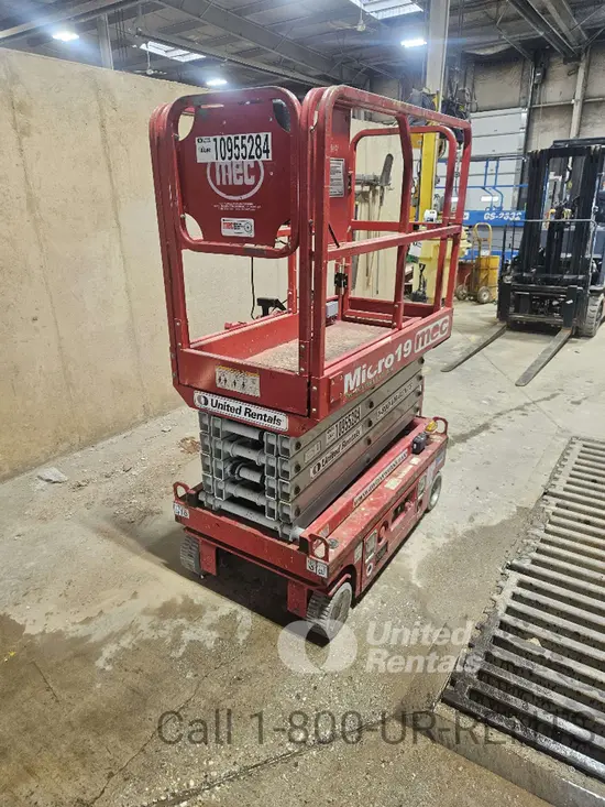 2019 MEC MICRO 19 Scissor Lift