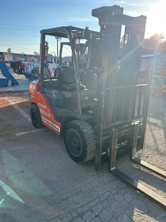 2019 Toyota 8FGU30 Warehouse Forklift