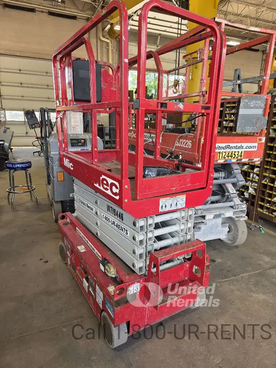 2018 MEC MICRO 19 Scissor Lift