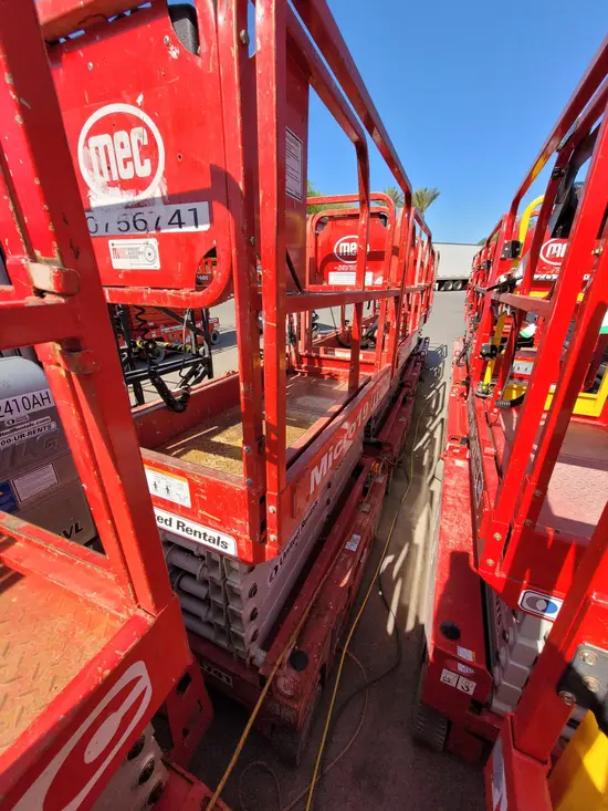 2018 MEC MICRO 19 Scissor Lift