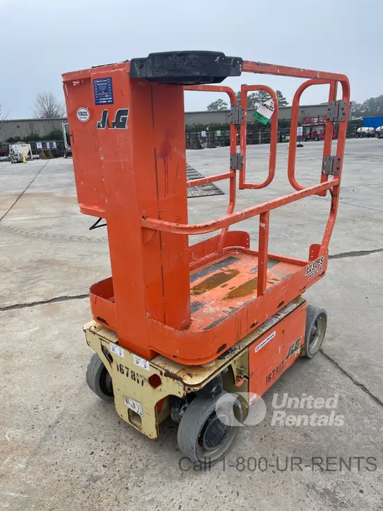 2016 JLG 1230ES Self-Propelled One-Person Lift