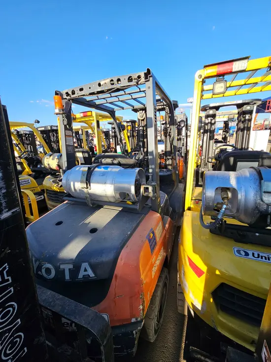 2019 Toyota 8FGU30 Warehouse Forklift
