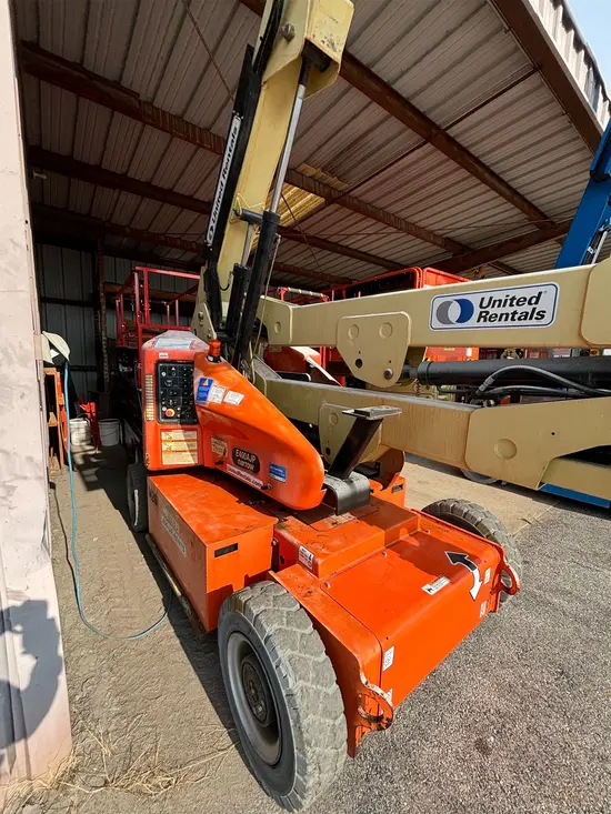2012 JLG E400AJPN Articulating Boom Lift