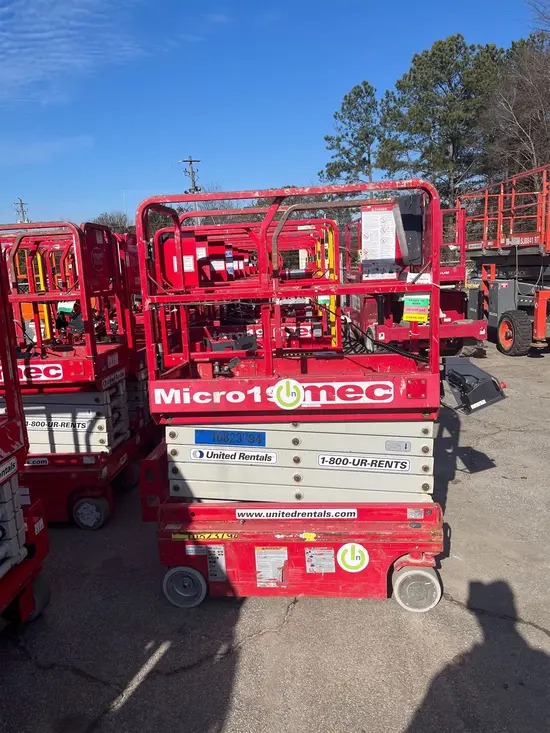 2018 MEC MICRO 19 Scissor Lift