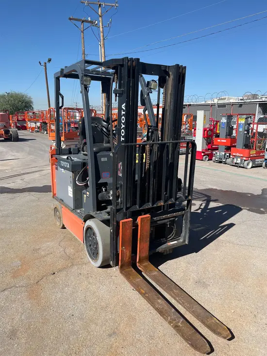 2018 Toyota 8FBCU25 Warehouse Forklift