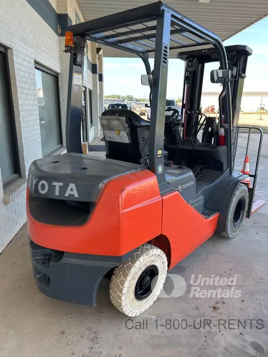 2018 Toyota 8FDU25 Warehouse Forklift