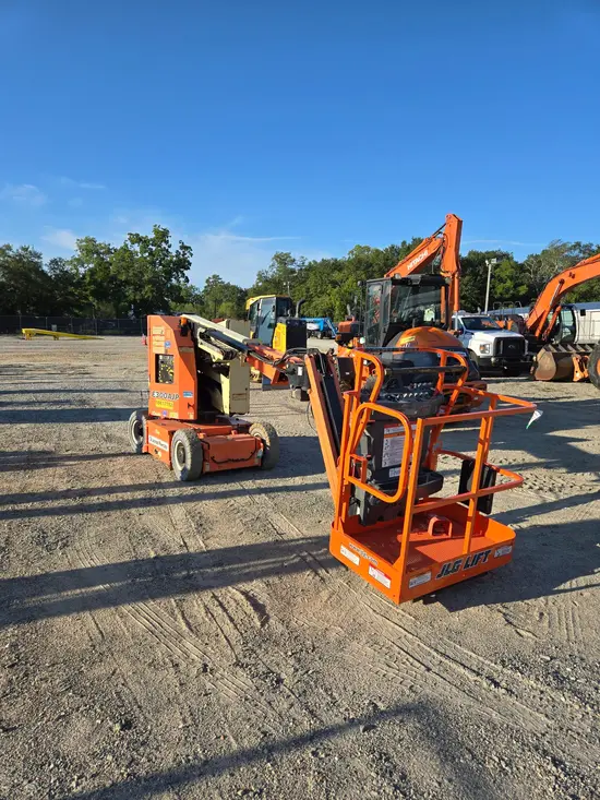 2017 JLG E300AJP Articulating Boom Lift