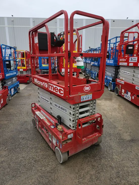 2019 MEC MICRO 19 Scissor Lift