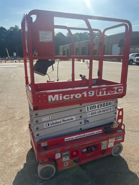 2019 MEC MICRO 19 Scissor Lift