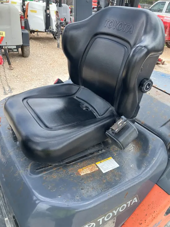 2018 Toyota 8FDU25 Warehouse Forklift