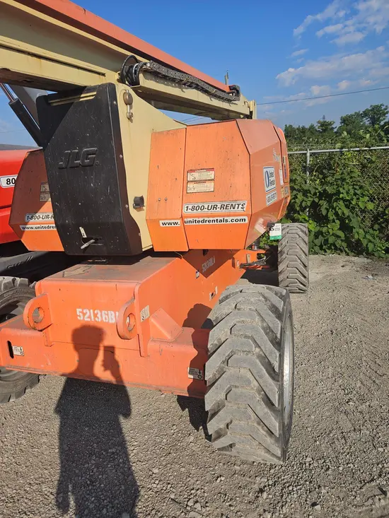 2017 JLG 800AJ Articulating Boom Lift
