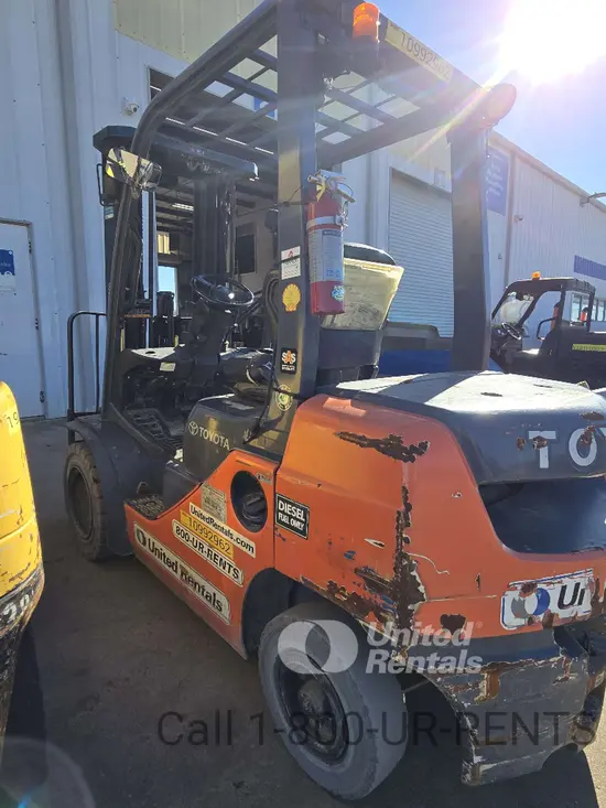 2019 Toyota 8FDU25 Warehouse Forklift