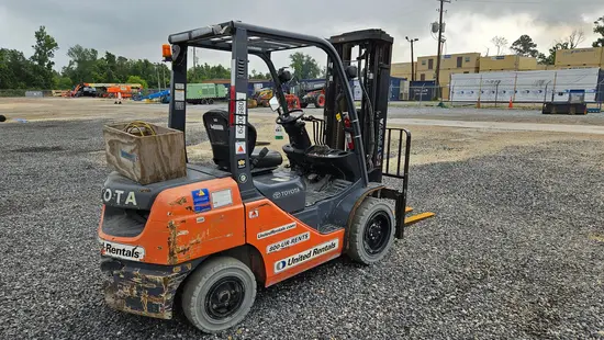 2018 Toyota 8FDU30 Warehouse Forklift