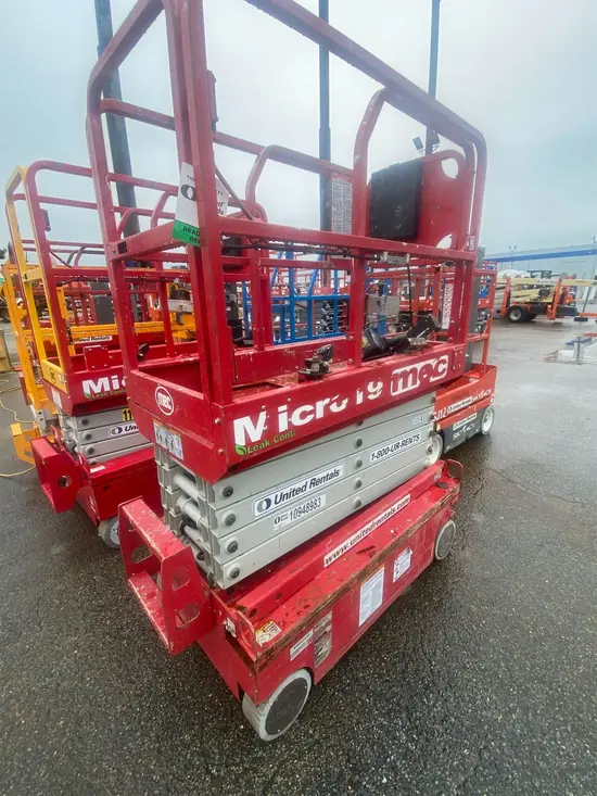 2019 MEC MICRO 19 Scissor Lift