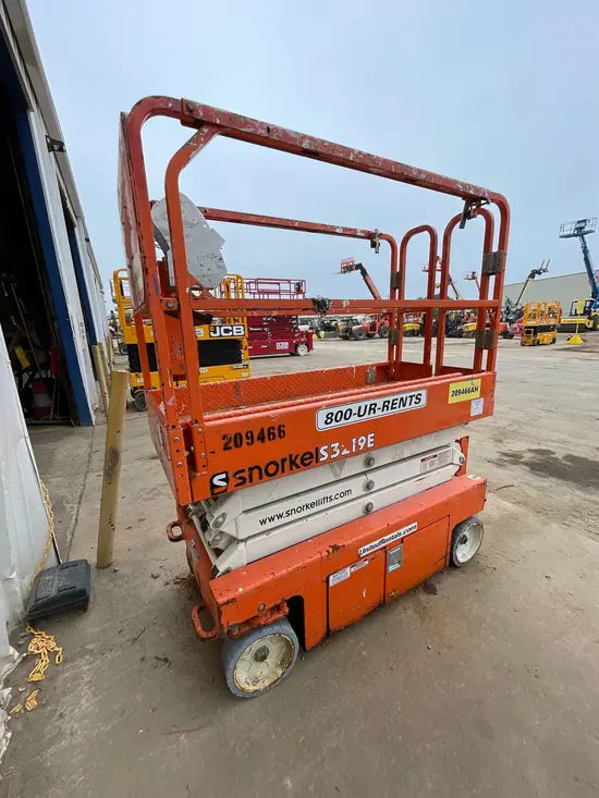 2018 Snorkel S3219E Scissor Lift