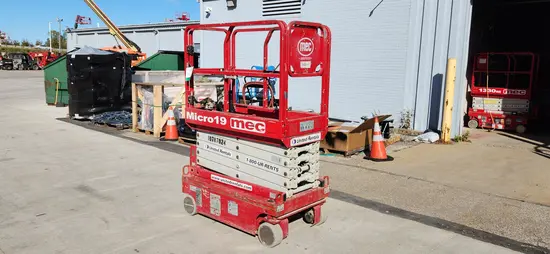2018 MEC MICRO 19 Scissor Lift