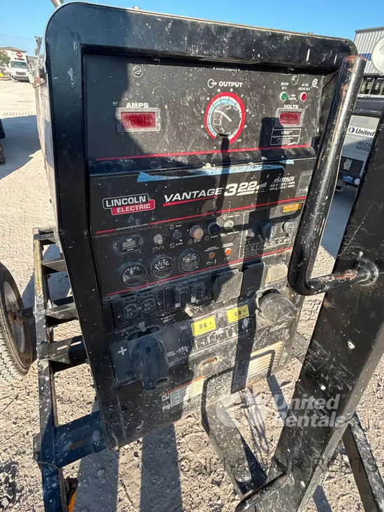 2023 Lincoln Electric VANTAGE 322 Welder
