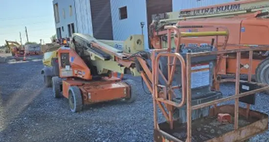 2017 JLG E450AJ Articulating Boom Lift
