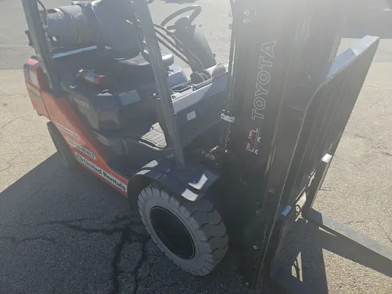 2019 Toyota 8FGU25 Warehouse Forklift