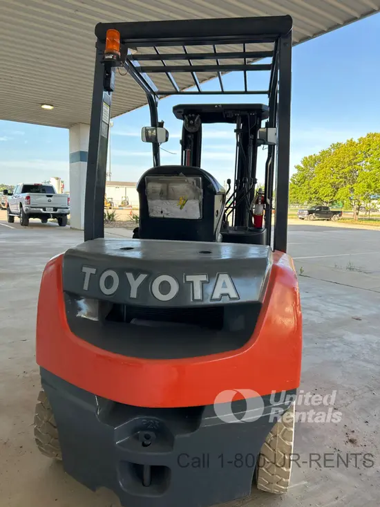 2018 Toyota 8FDU25 Warehouse Forklift