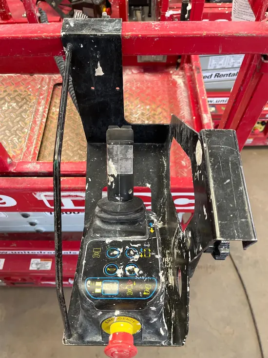 2018 MEC MICRO 19 Scissor Lift