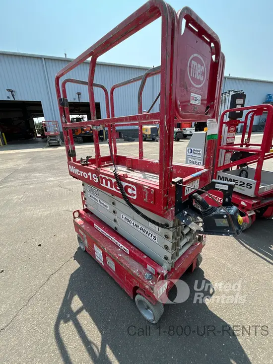 2018 MEC MICRO 19 Scissor Lift