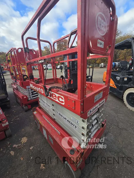 2019 MEC MICRO 19 Scissor Lift