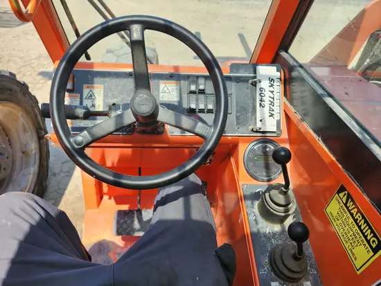 2015 SKYTRAK 6042 Forklift