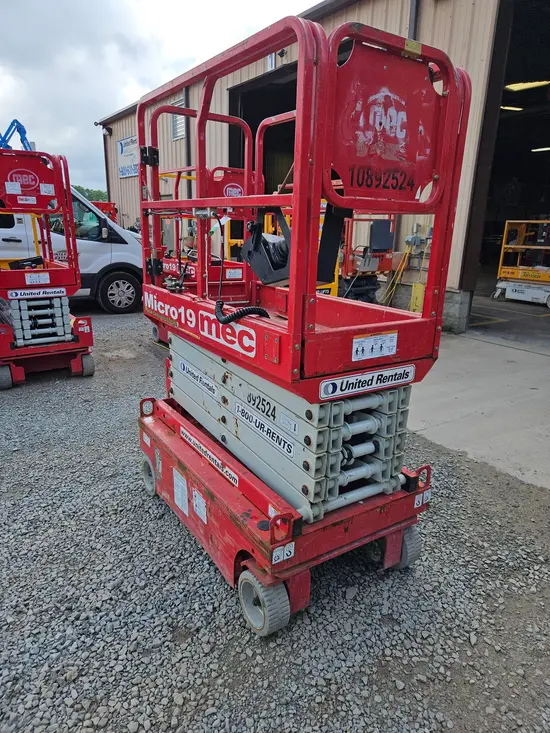 2019 MEC MICRO 19 Scissor Lift