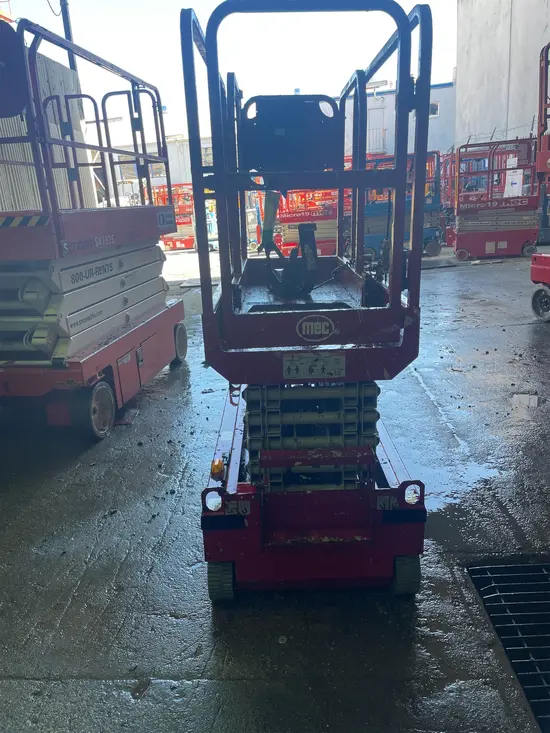 2018 MEC MICRO 19 Scissor Lift