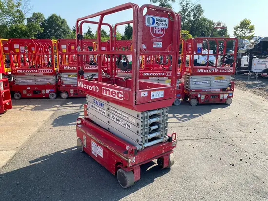 2018 MEC MICRO 19 Scissor Lift